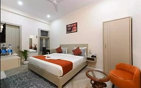 Hotel Taj Holiday